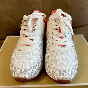 Michael Kors Allie Extreme Logo
Lux Color Block Sneakers